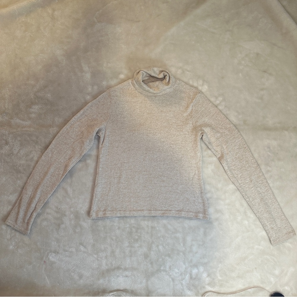 Zara Cream Soft Turtleneck Long Sleeve Size Medium